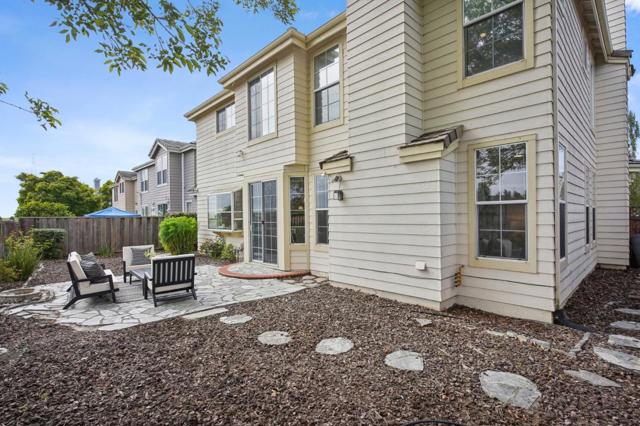 Image 25 of 34 For 998 Governors Bay Drive