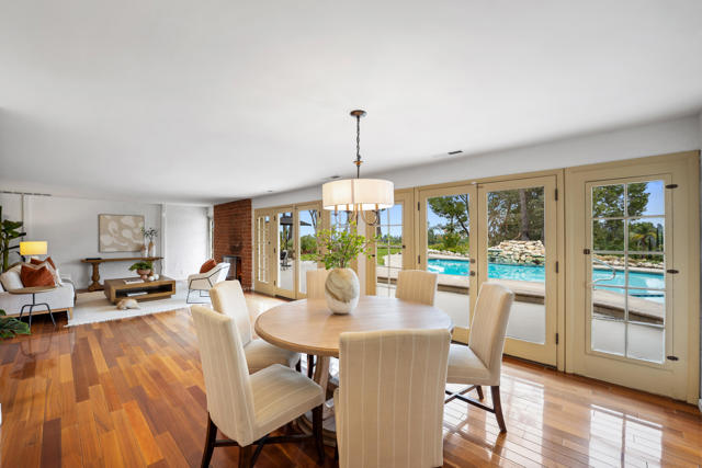5324 Felice Place, Woodland Hills CA: https://media.crmls.org/mediaz/ef8de5d8-d00b-47c3-af48-02c86961a6c8.jpg
