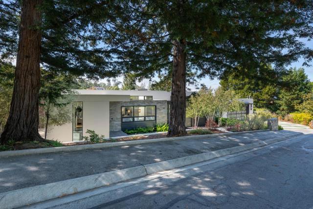 5 Drayton Road, Hillsborough CA: https://media.crmls.org/mediaz/ef8decef-da68-4e06-9dbf-c3cf65f3003f.jpg