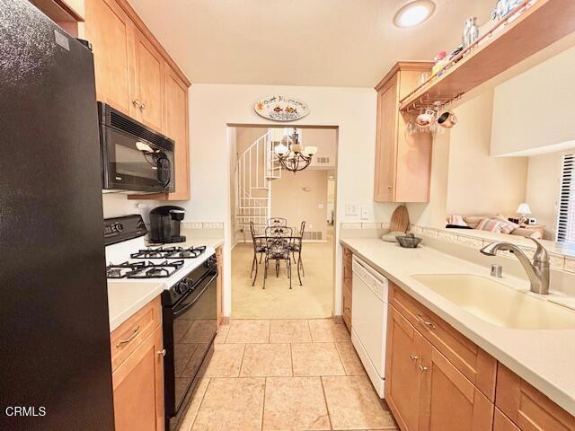 2271 Martinique Lane, Oxnard CA: https://media.crmls.org/mediaz/ef8e090a-466a-4cfa-9428-fb3efaf7f62d.jpg