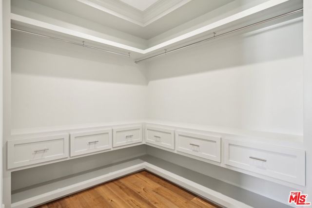 813 N Spaulding Avenue, Los Angeles CA: https://media.crmls.org/mediaz/ef8e2869-f974-4090-a191-1525b7f9bf58.jpg