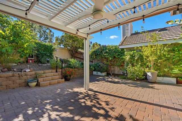 10462 Rancho Carmel Dr, San Diego CA: https://media.crmls.org/mediaz/ef8e865d-77b8-40ac-93cd-6209046e41f4.jpg