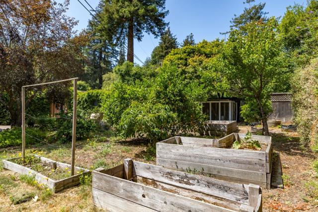 3714 Purling Brook, Soquel CA: https://media.crmls.org/mediaz/ef8eed16-1df7-4dbb-9d48-a6b5bd70817f.jpg