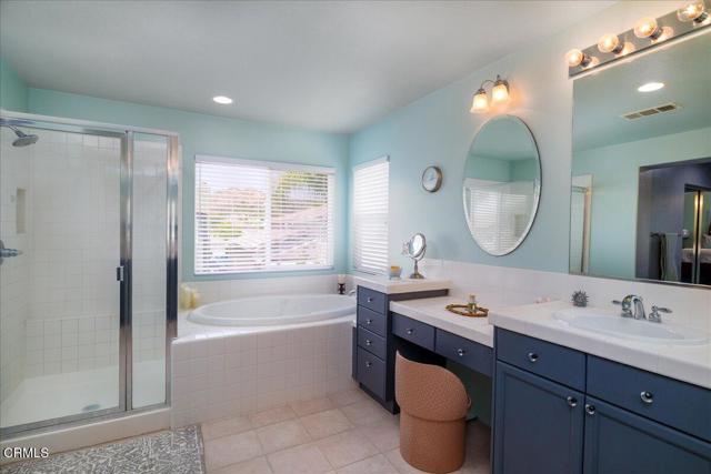 29065 Madrid Place, Castaic CA: https://media.crmls.org/mediaz/ef8f2f22-422b-4b94-81aa-6f9fb256a168.jpg