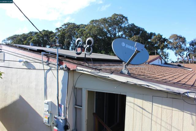 2956 Mckenzie Dr, Richmond CA: https://media.crmls.org/mediaz/ef8f58a8-f6ac-4e4c-8e0c-cbeaef4fcab1.jpg