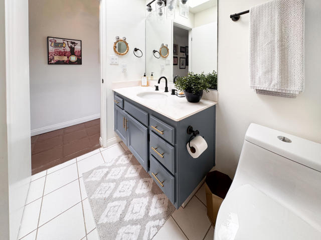 177 Las Lomas, Palm Desert CA: https://media.crmls.org/mediaz/ef8f86e9-8488-4bbc-a691-5d2515789182.jpg