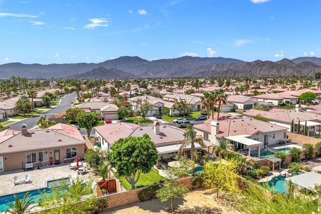 79976 Castille Drive, La Quinta CA: https://media.crmls.org/mediaz/ef8fa0cf-7426-4ea1-b834-f1286b59e30b.jpg