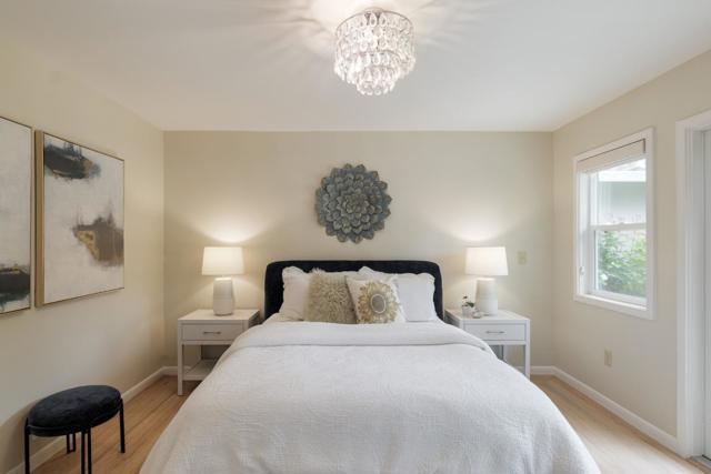 2627 Hampton Avenue, Redwood City CA: https://media.crmls.org/mediaz/ef8fc126-6d92-40b3-ba50-6d43be0a803b.jpg
