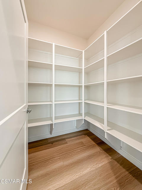 1953 Cottage Drive, Simi Valley CA: https://media.crmls.org/mediaz/ef90b788-82ab-40b8-8ec0-042803813662.jpg