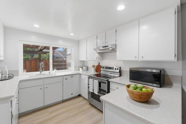 10969 Northshore Square, Cupertino CA: https://media.crmls.org/mediaz/ef90e996-55a1-4d09-b540-bd0315ec42d6.jpg