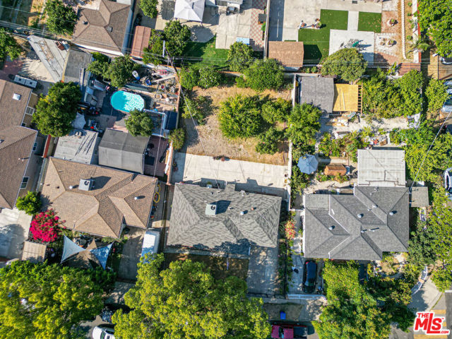 8056 Wakefield Avenue, Panorama City CA: https://media.crmls.org/mediaz/ef90eced-4a8d-4210-97cc-da6f7e90d13c.jpg