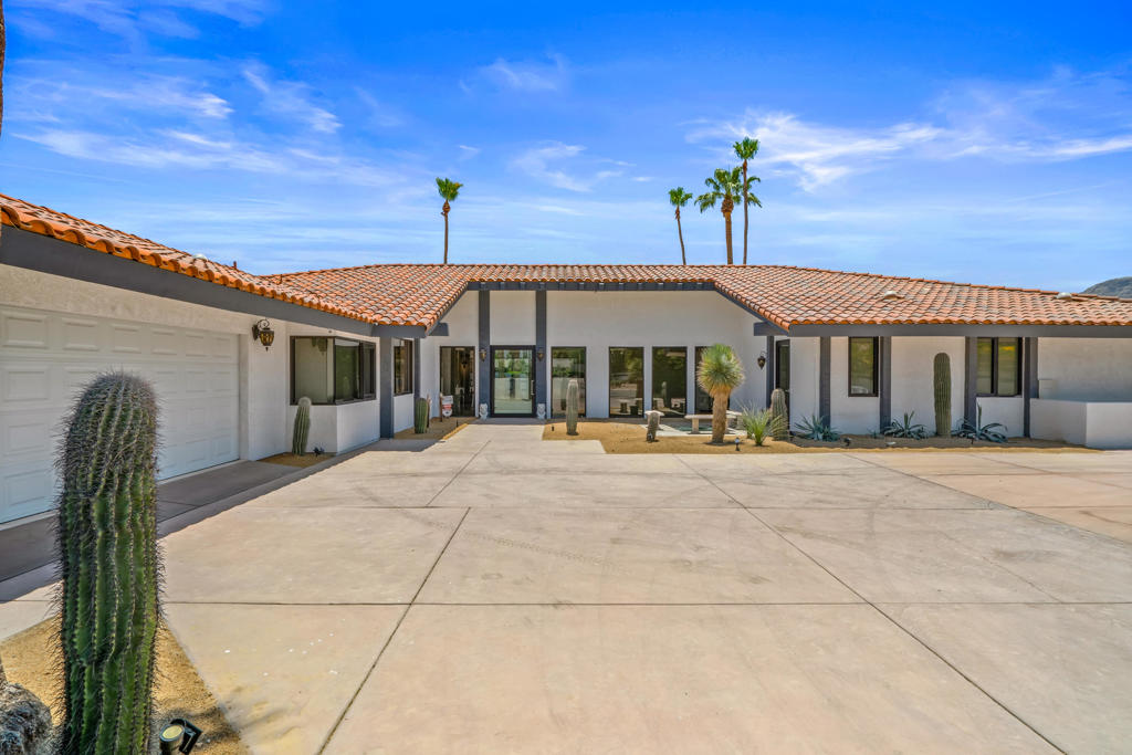 Ef90f54d A8a5 4f51 B7ef Bd47db1de8e6