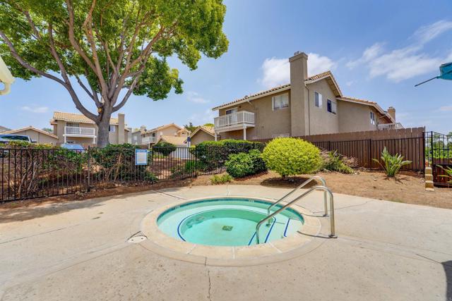1354 Palomar Place, Vista CA: https://media.crmls.org/mediaz/ef9191a4-80ab-4cb3-94a5-2fa2a5505526.jpg