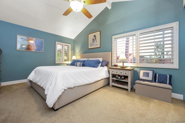 10976 Pallon Way, San Diego CA: https://media.crmls.org/mediaz/ef91bf00-7368-4bdf-a48f-ca250a666b35.jpg
