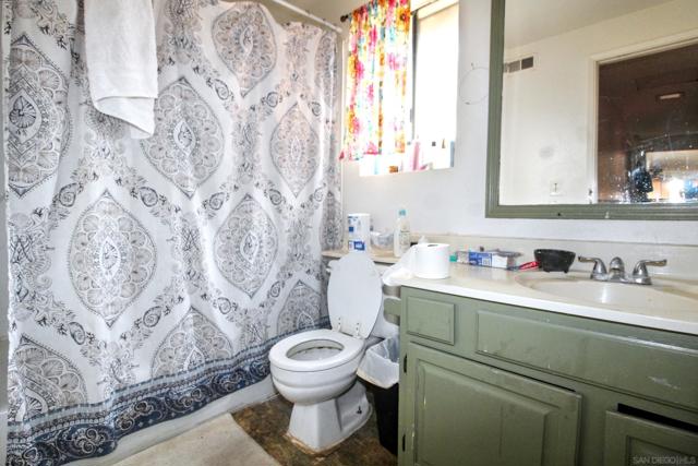 629 Pitman St, Escondido CA: https://media.crmls.org/mediaz/ef9246e8-88f7-4a0e-b841-bc57eb008fe0.jpg