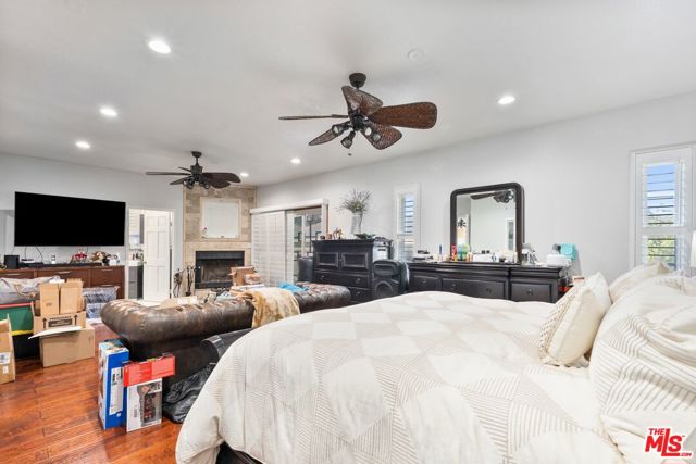 2031 W 98th Street, Los Angeles CA: https://media.crmls.org/mediaz/ef926c03-491f-4694-a18b-17928294577a.jpg