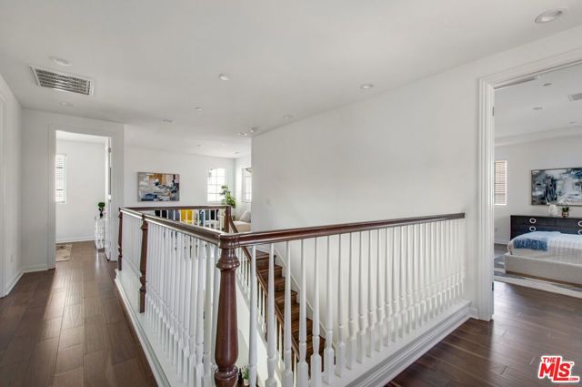 20659 W Beech Circle, Porter Ranch CA: https://media.crmls.org/mediaz/ef92cd20-4a4f-4e09-9a3c-989f525802a9.jpg