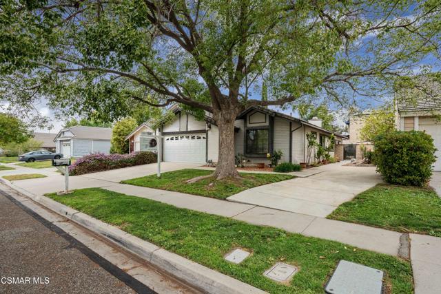 2025 Penngrove Street, Simi Valley CA: https://media.crmls.org/mediaz/ef936ef4-9d79-482d-af15-8b9ae610f91b.jpg