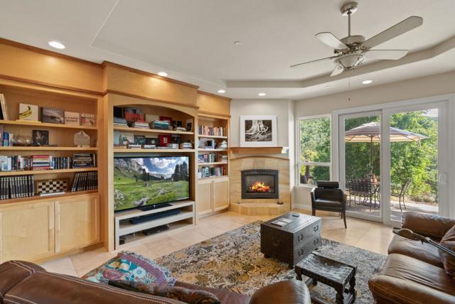 454 Upper Road, San Rafael CA: https://media.crmls.org/mediaz/ef93b646-5cde-4db2-8484-feeb8c861e91.jpg