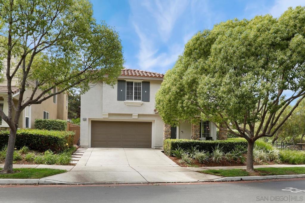1694 Carriage Cir