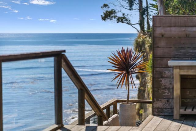 108 Grove Lane, Capitola CA: https://media.crmls.org/mediaz/ef94579a-e5e7-49d0-b39f-49bfe99b1265.jpg