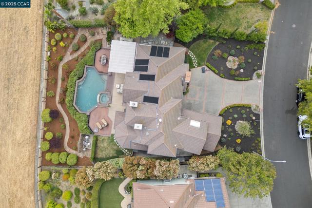 460 Silver Hollow Drive, Walnut Creek CA: https://media.crmls.org/mediaz/ef94837c-7b36-437e-bc2e-7cf686630744.jpg