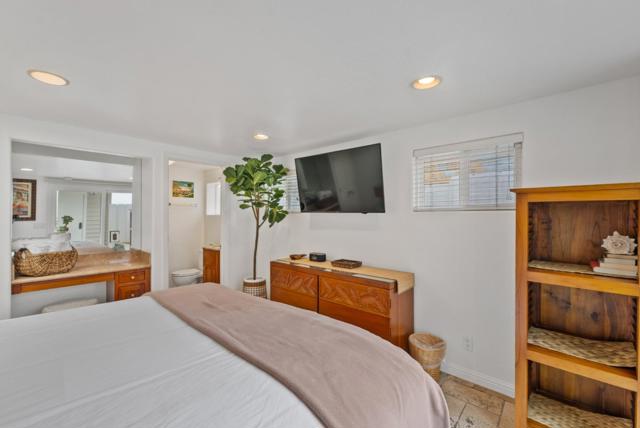 22818 E Cliff Drive, Santa Cruz CA: https://media.crmls.org/mediaz/ef94c8e1-b513-40ca-9375-853f87490b8a.jpg
