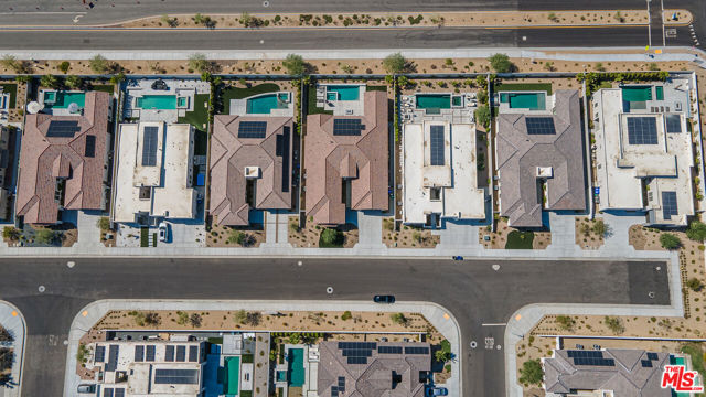 75601 Montage, Palm Desert CA: https://media.crmls.org/mediaz/ef959ddc-0038-436c-af17-f909658953dd.jpg