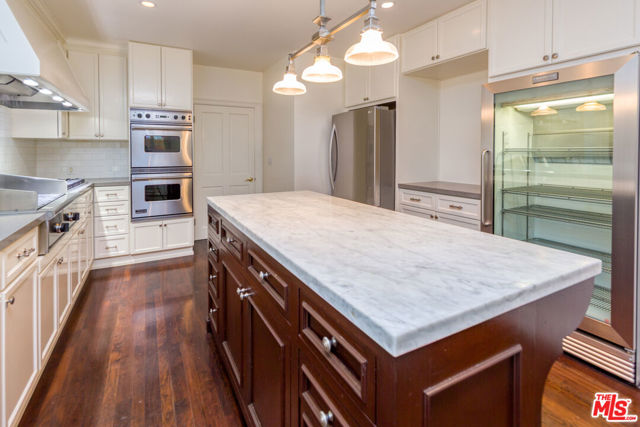 1290 Sunset Plaza Drive, Los Angeles CA: https://media.crmls.org/mediaz/ef95e33b-4d9f-4555-af38-76dff7bc7994.jpg