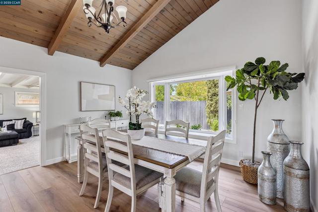 1838 Sunnyvale Ave, Walnut Creek CA: https://media.crmls.org/mediaz/ef96210e-00a1-42d8-97b3-a59558c74e67.jpg