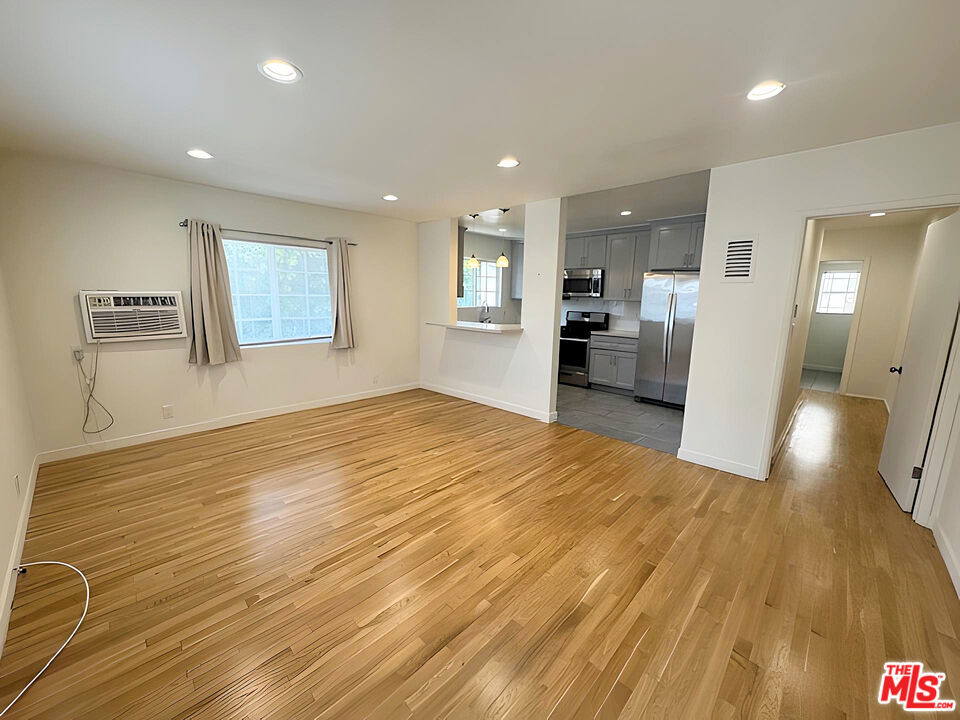 143 N N Hamilton Drive #H