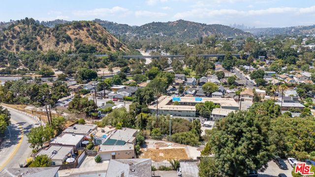133 S Avenue 64, Los Angeles CA: https://media.crmls.org/mediaz/ef9645ea-4e23-424e-be7d-df3c813aa1c0.jpg