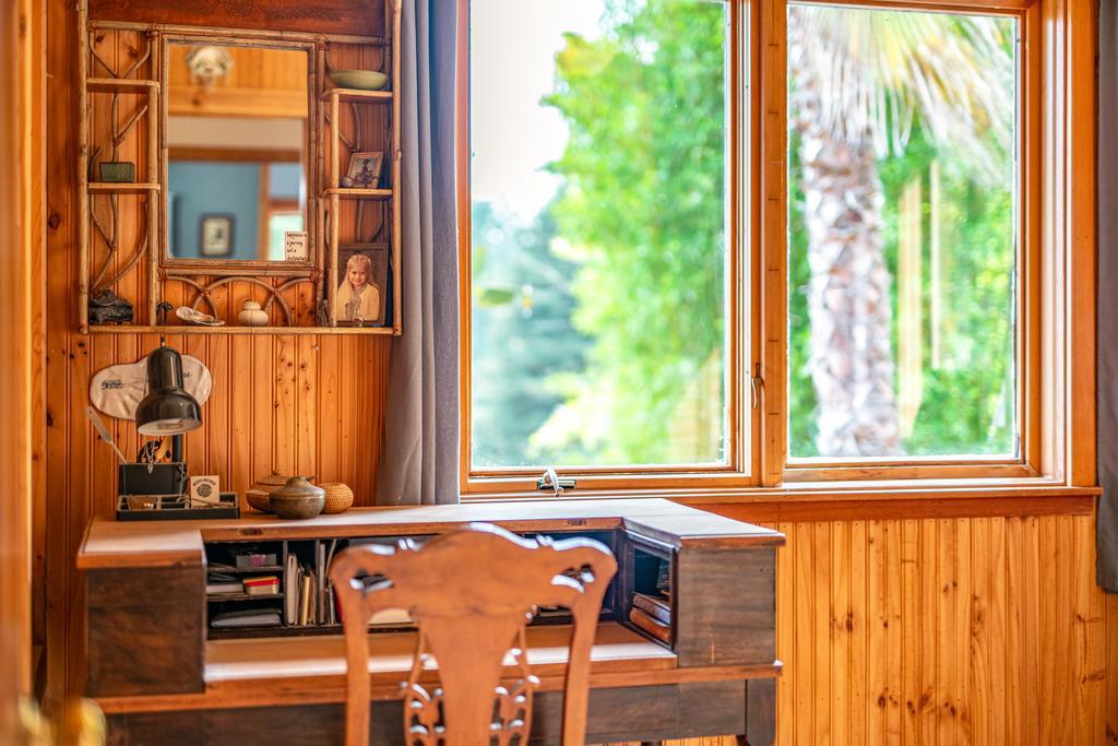 https://media.crmls.org/mediaz/ef96c499-e4b0-410c-833d-7405882acd74.jpg?preset=X-Large
