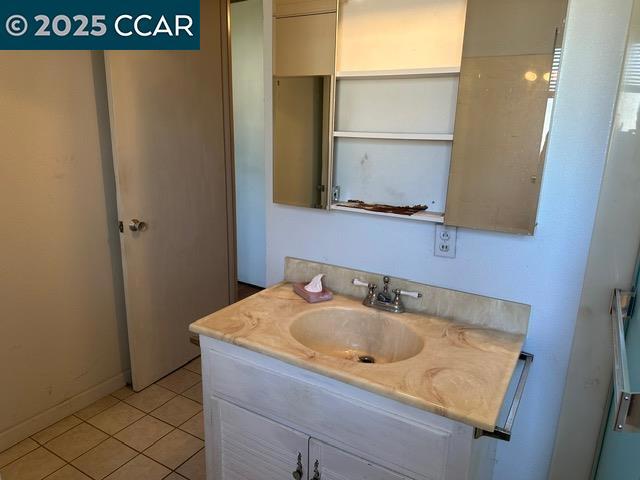 35593 Cleremont Dr, Newark CA: https://media.crmls.org/mediaz/ef97128f-b7cd-4a3a-8be7-59a77c7790af.jpg