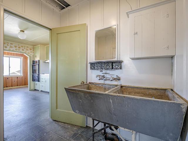 35 Sycamore Street, Watsonville CA: https://media.crmls.org/mediaz/ef9750ce-3419-441a-8193-bbc48d493f09.jpg