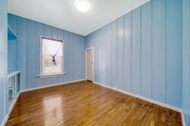 2520 E 24th Street, Oakland CA: https://media.crmls.org/mediaz/ef979c15-000d-4411-bdfe-dab73824312d.jpg