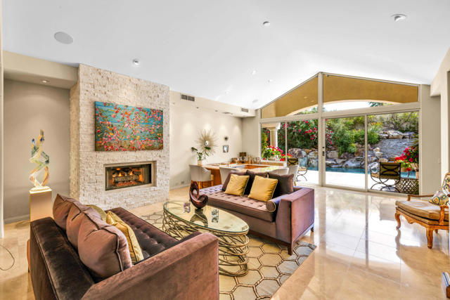 113 Heather Court, Palm Desert CA: https://media.crmls.org/mediaz/ef97c6ce-78fa-4e76-af90-e06c8683116c.jpg