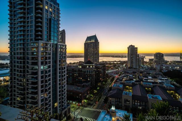 645 Front Street, San Diego CA: https://media.crmls.org/mediaz/ef98ab1a-9882-4503-a5d9-7509ef3997de.jpg