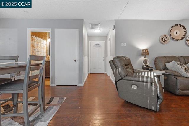 2644 E Olivera Rd, Concord CA: https://media.crmls.org/mediaz/ef9985ca-3501-46da-98d3-d2a1e122b5dc.jpg