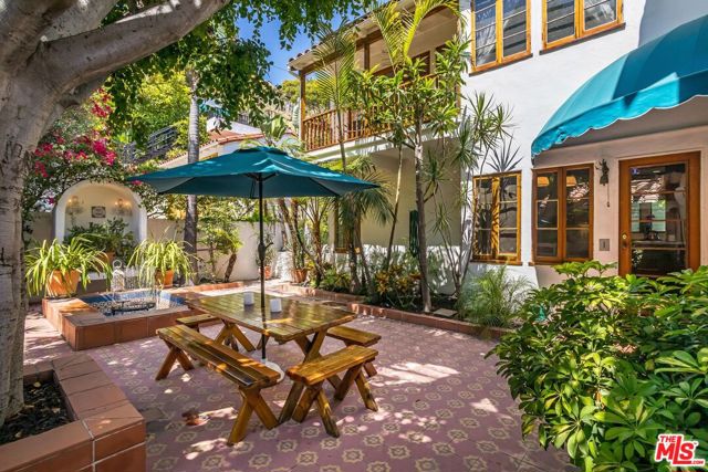 7825 Hillside Avenue, Los Angeles CA: https://media.crmls.org/mediaz/ef999f83-6f78-45d3-861c-fb2bc608f17e.jpg