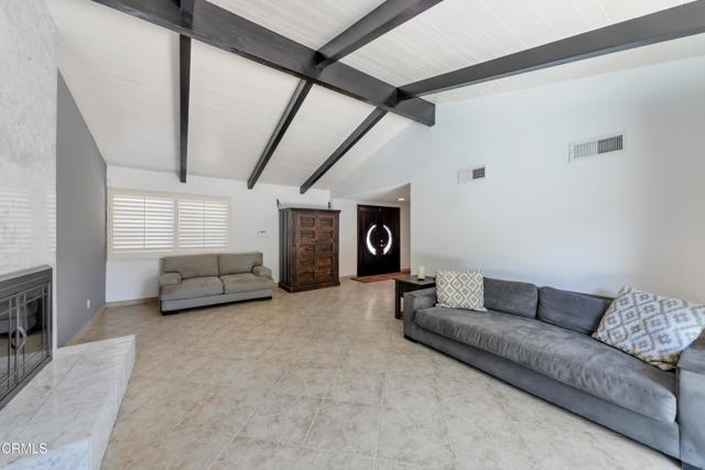 Detail Gallery Image 4 of 34 For 9212 Creemore Dr, La Crescenta,  CA 91214 - 3 Beds | 3 Baths