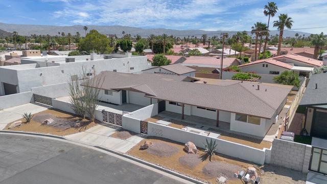 51480 Avenida Obregon, La Quinta CA: https://media.crmls.org/mediaz/ef9a50c2-b6fd-491e-89ff-46abf33c9f61.jpg