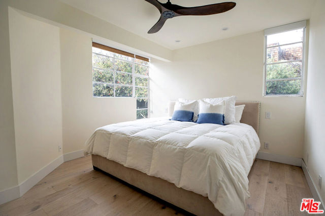 29233 HEATHERCLIFF Road, Malibu CA: https://media.crmls.org/mediaz/ef9aa661-3561-4a8b-ad6e-9948d5e88bf8.jpg