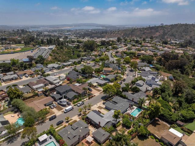 4472 Huerfano Ave, San Diego CA: https://media.crmls.org/mediaz/ef9abe62-66b3-4c68-8800-f6ad5756e2d0.jpg