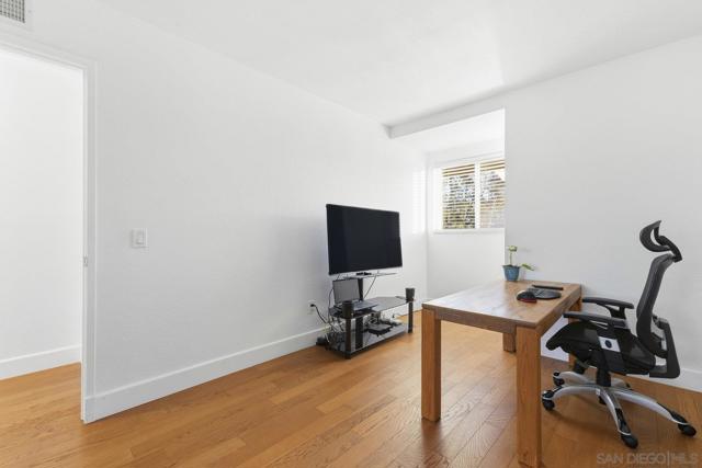 10985 Sunny Meadow St, San Diego CA: https://media.crmls.org/mediaz/ef9bbc06-2271-4254-8878-cf8d8d427afd.jpg