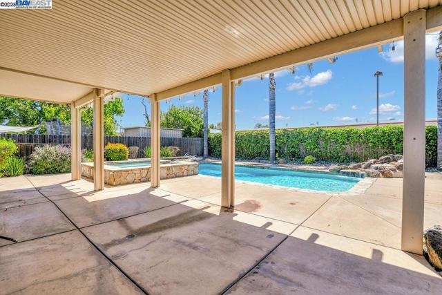 46 E Thirteenth St, Antioch CA: https://media.crmls.org/mediaz/ef9bcac9-b182-4e23-9bbc-d03d657ea340.jpg