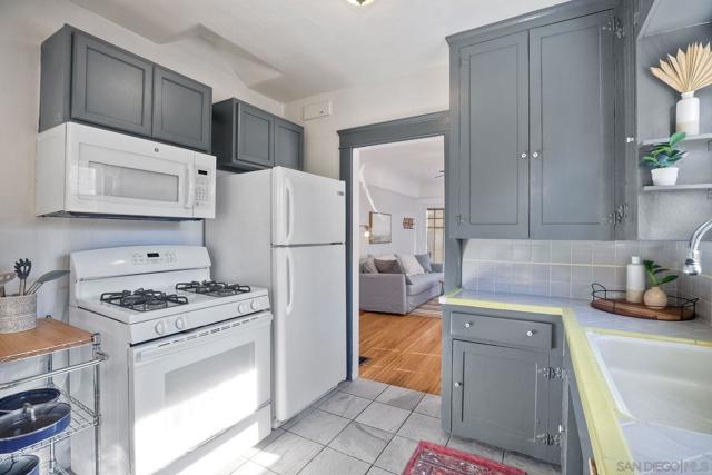 3670 Florida St, San Diego CA: https://media.crmls.org/mediaz/ef9bf5f8-ce3b-46e8-964a-77342faf12d7.jpg