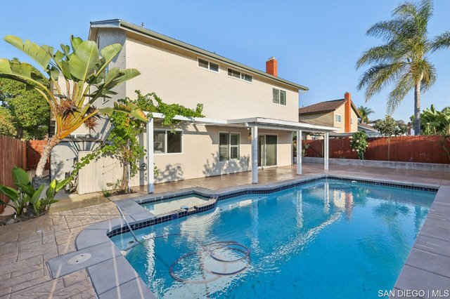 7270 Rondel CT, San Diego CA: https://media.crmls.org/mediaz/ef9c2997-f0d1-4db9-a20b-02e0b9dbbc11.jpg