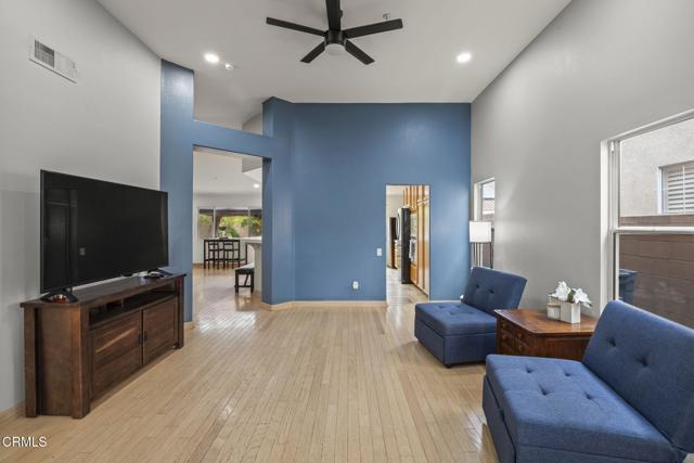 Detail Gallery Image 10 of 43 For 718 Binnacle St, Oxnard,  CA 93035 - 4 Beds | 2 Baths
