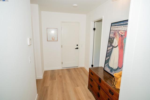 4732 Mira Vista Drive, Castro Valley CA: https://media.crmls.org/mediaz/ef9cfa30-517b-40ca-9e61-7b3f1385e31e.jpg